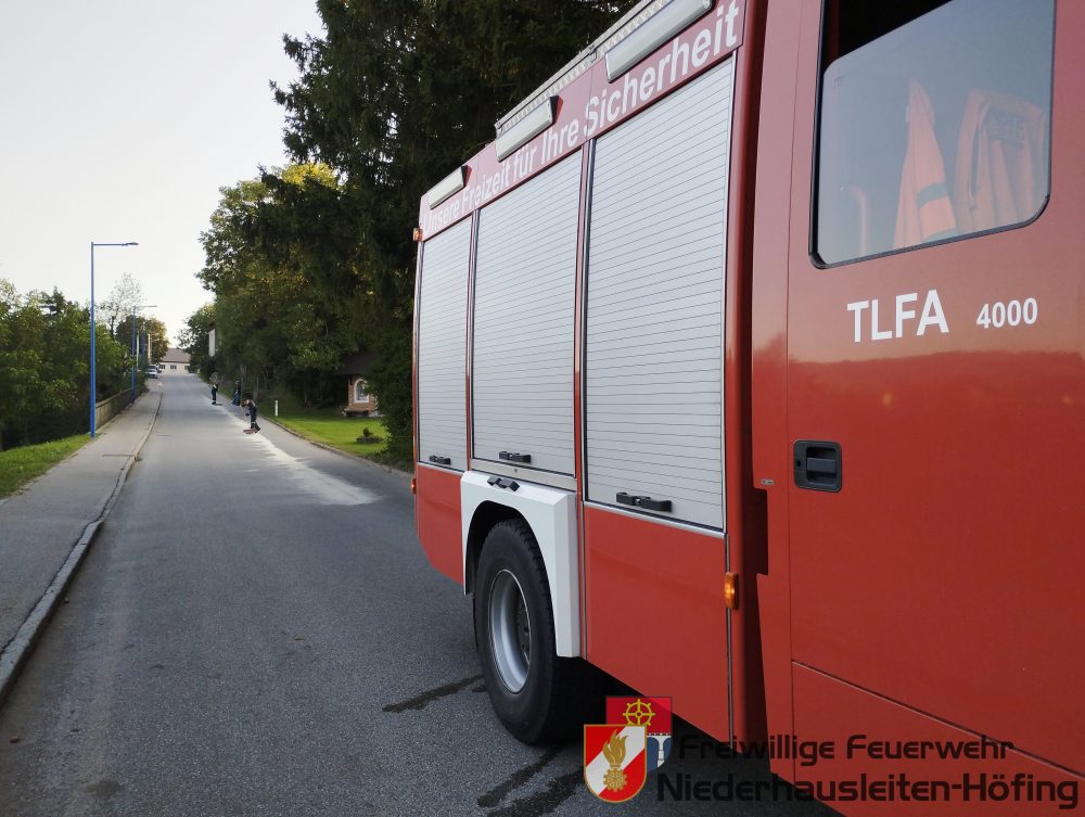 Ölspur auf der B121