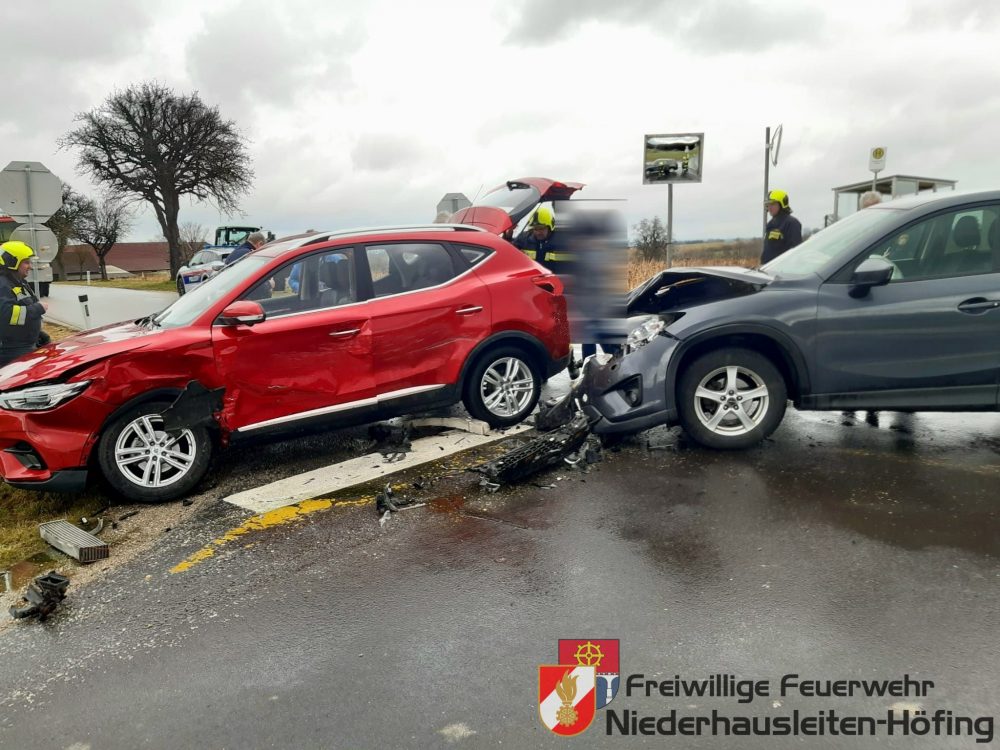 Verkehrsunfall nähe Feuerwehrhaus